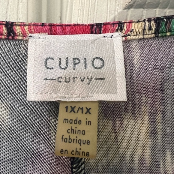 Beautiful abstract art dress. Easy wash, dry, and wear. - Picture 3 of 3